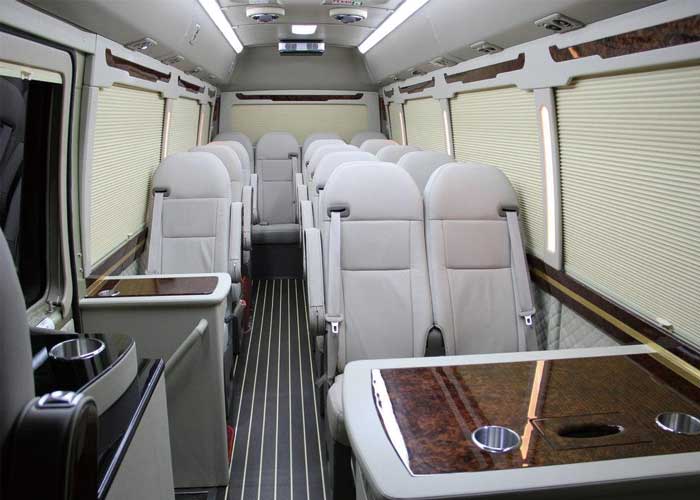 北京20座行政版考斯特租車帶司機一天多少錢? 北京20座行政版考斯特租車帶司機一天多少錢?