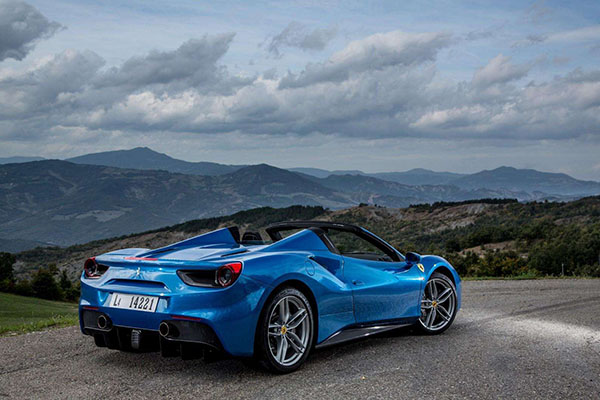 租車越來越受到有證無車的人的青睞 租車越來越受到有證無車的人的青睞