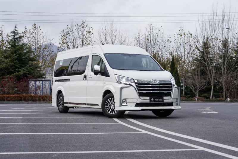 北京租10多座豐田海獅小巴士包車價格，租車電話