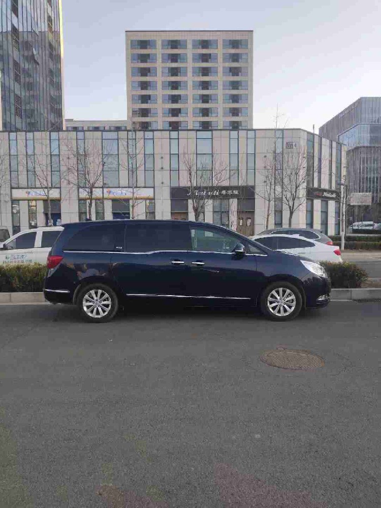 北京帶司機(jī)商務(wù)租車(chē)包一天多少錢(qián)？