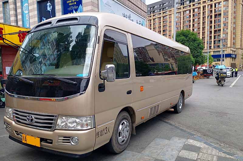 北京租車(chē)13座超豪華豐田考斯價(jià)格 北京租車(chē)13座超豪華豐田考斯價(jià)格