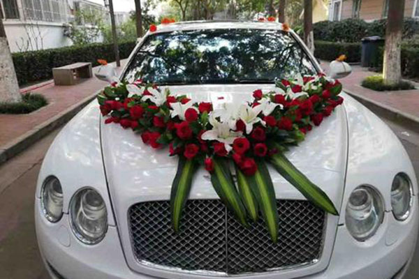 需要提前預定婚車嗎？